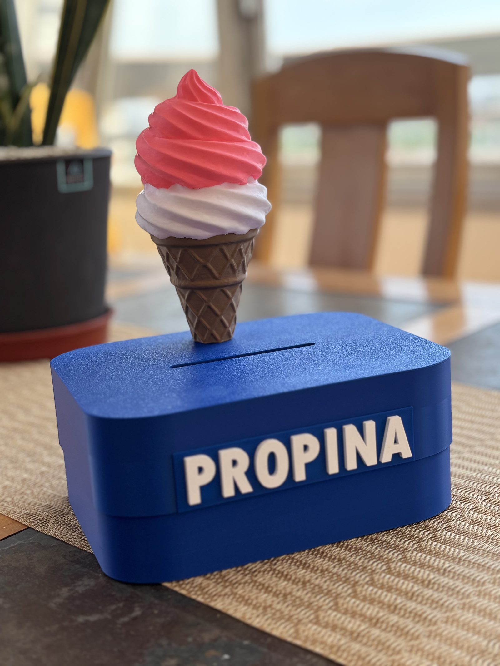 Alcancía PROPINA con cono de helado — material punto de venta